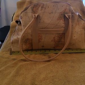 SIGNATURE CLUB A PURSE